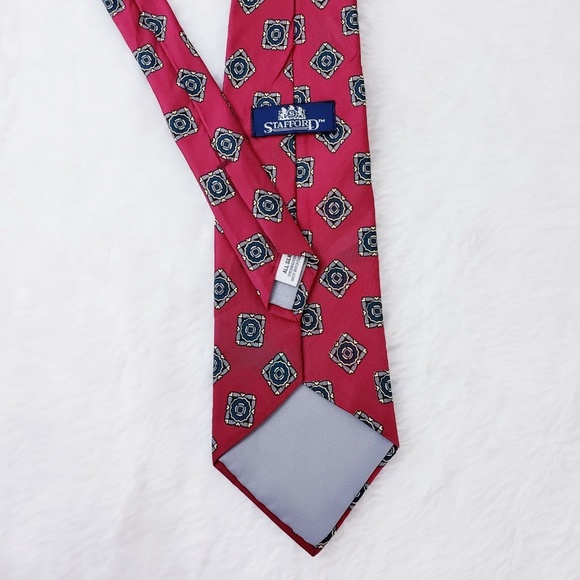 Stafford Red Geometric 100% Silk Men Necktie 57x3.75 - NWOT - Picture 6 of 6